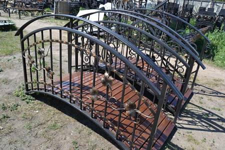 Мостик с лозой Мостик с лозой